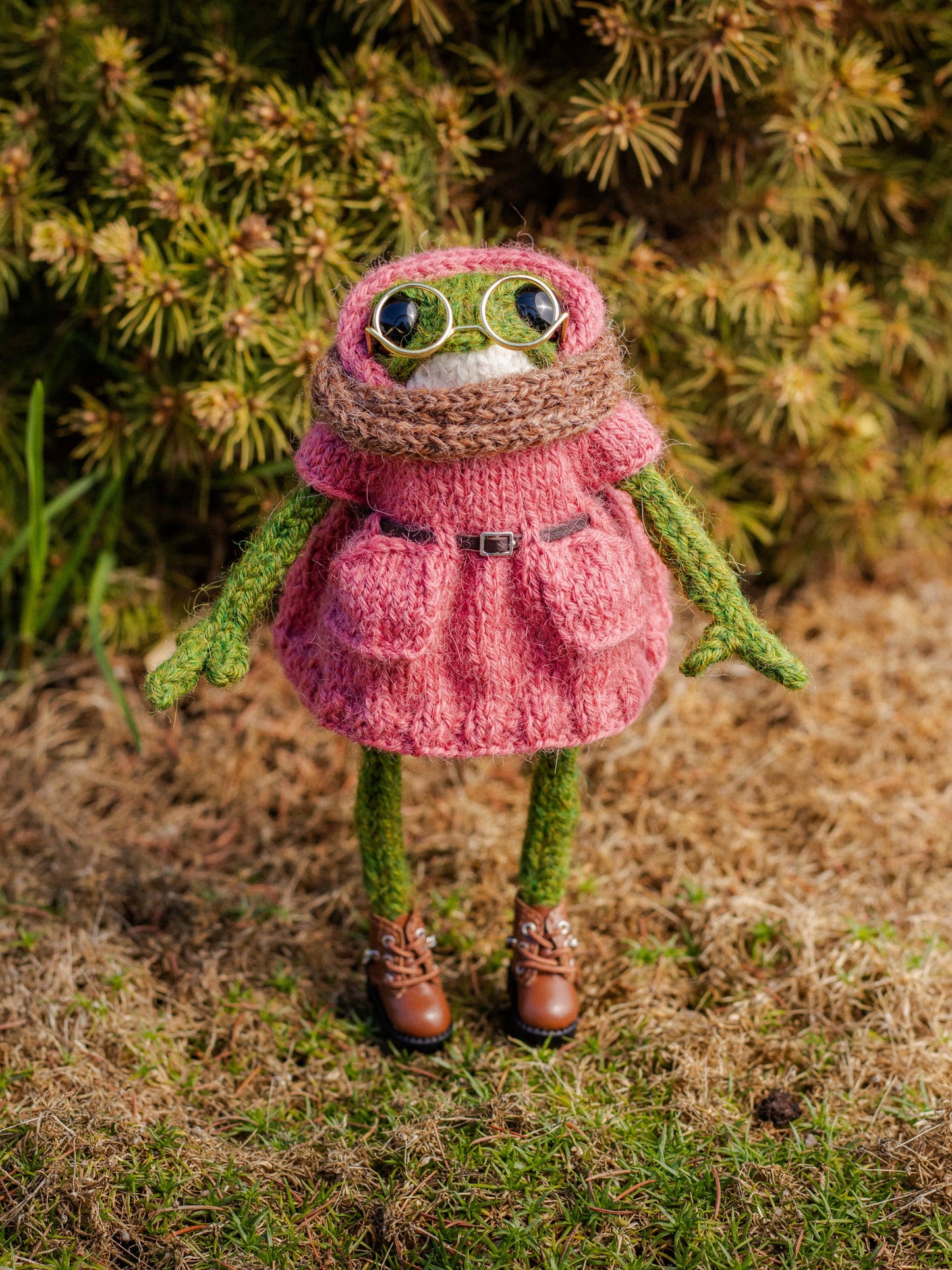 Gray Shoes with Chain