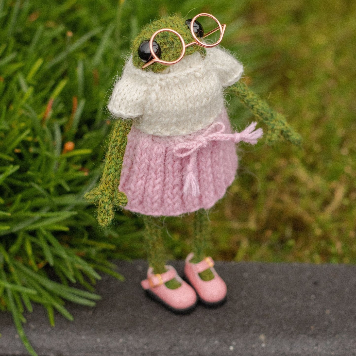 Pleated Skirt Knitting Pattern for Knitted Frog (PDF)