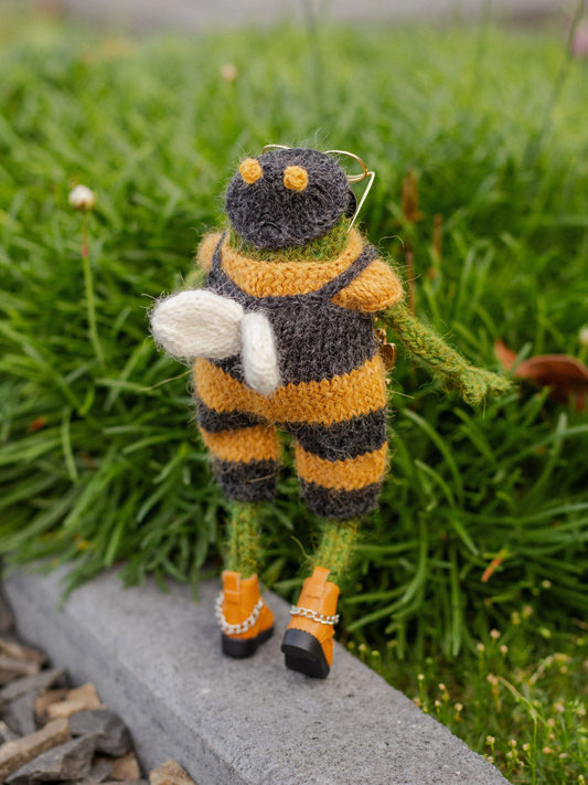 Froggy Bumblebee Outfit