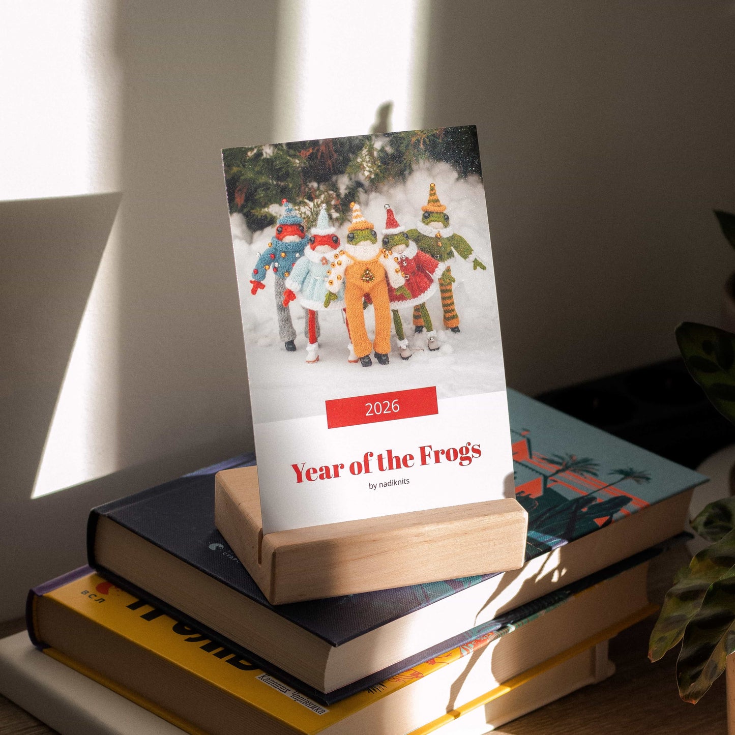 2026 Frog Desk Calendar – 4×6 Photo Calendar with Wood Stand