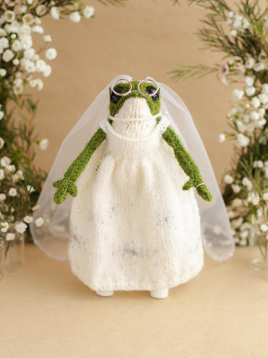 Just Married Frogs