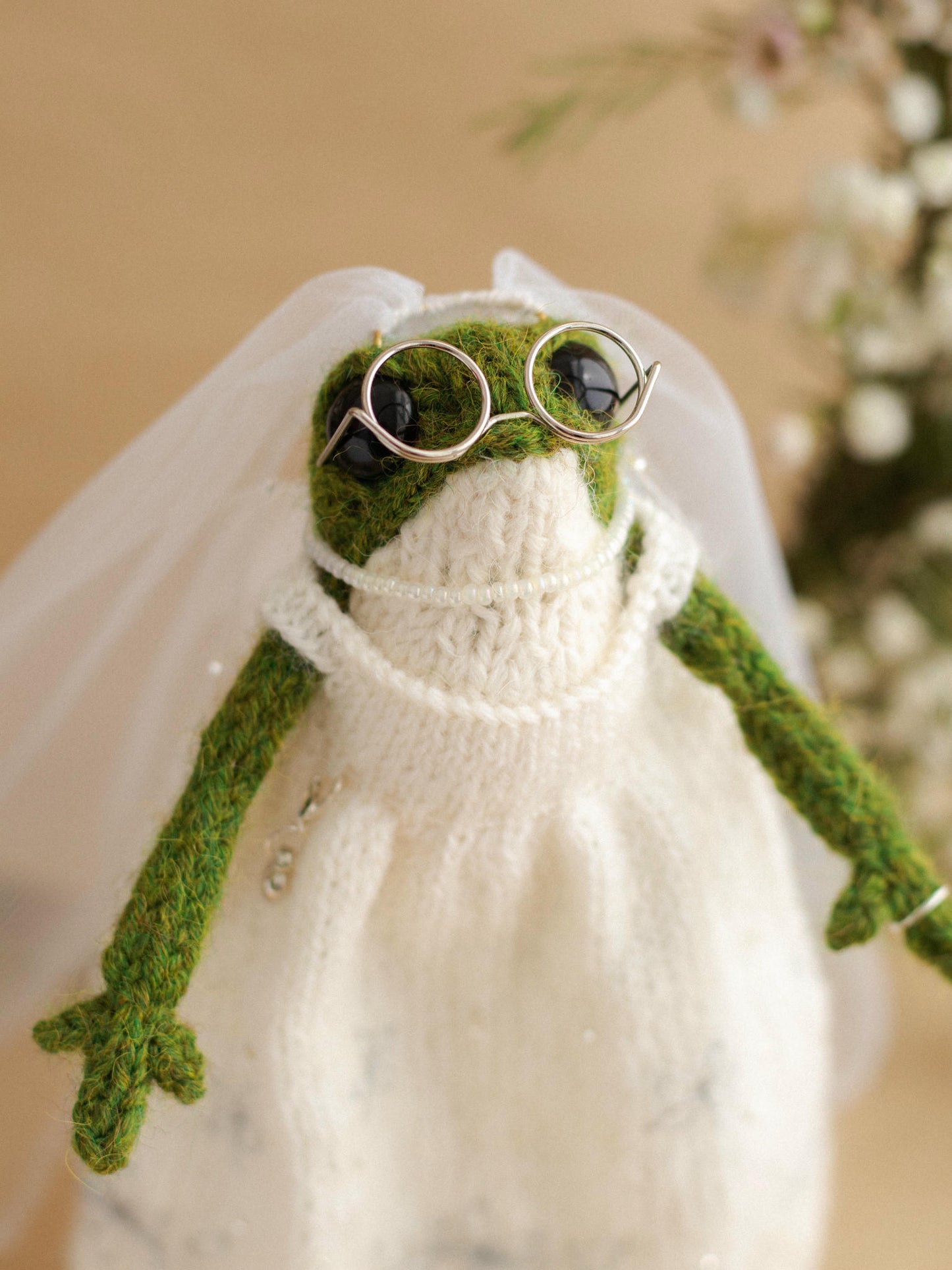 Just Married Frogs