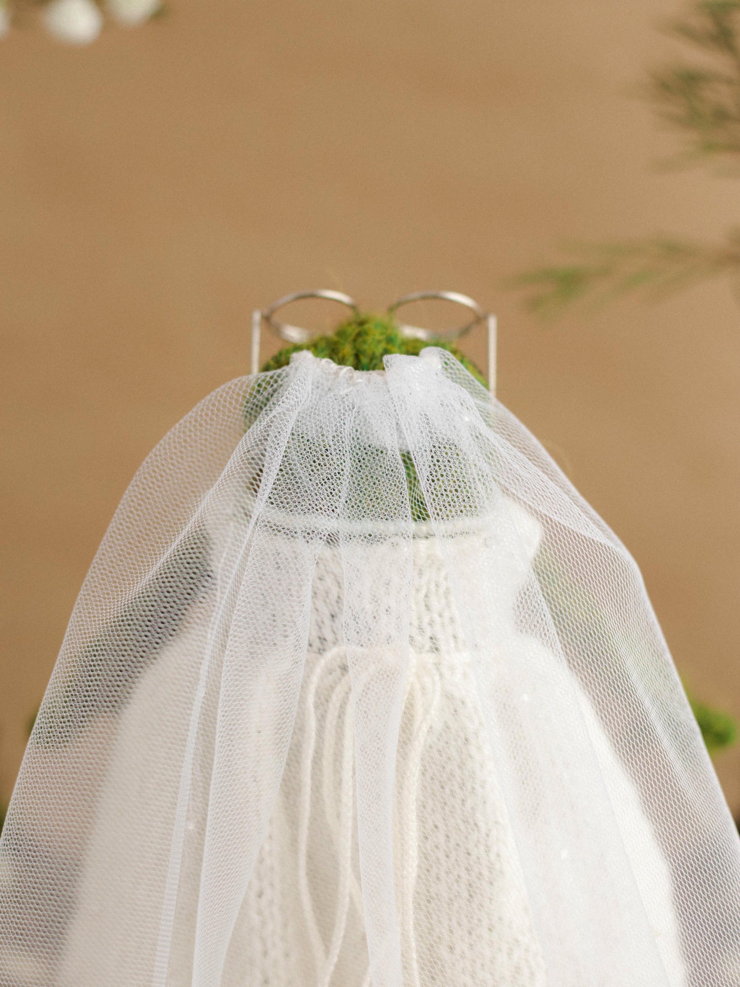 Just Married Frogs