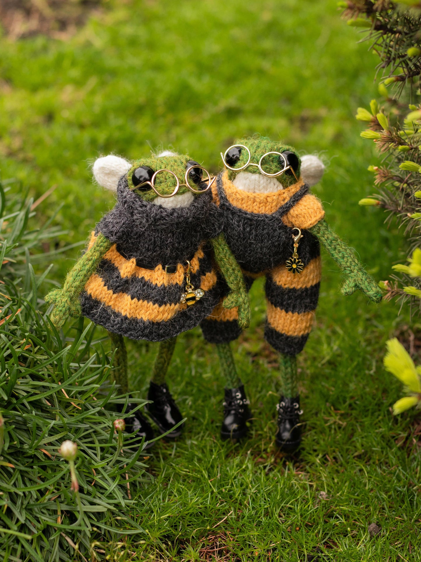 The Bzzz Frogs