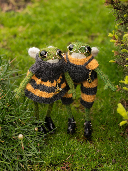 The Bzzz Frogs