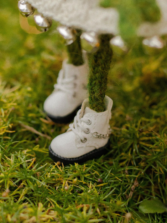 White Shoes with Chain