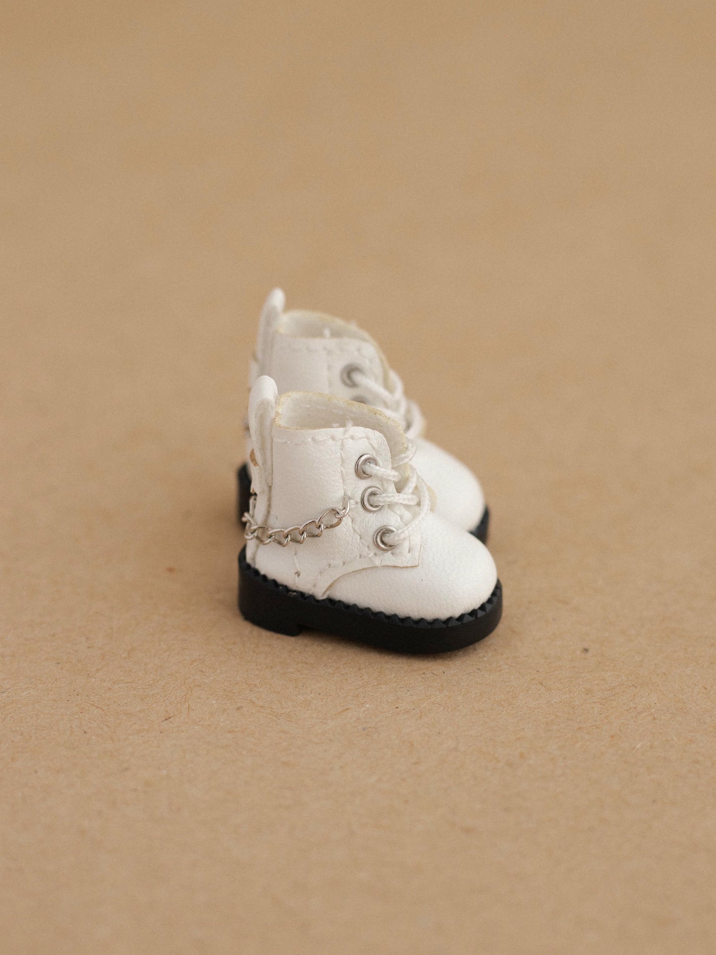 White Shoes with Chain
