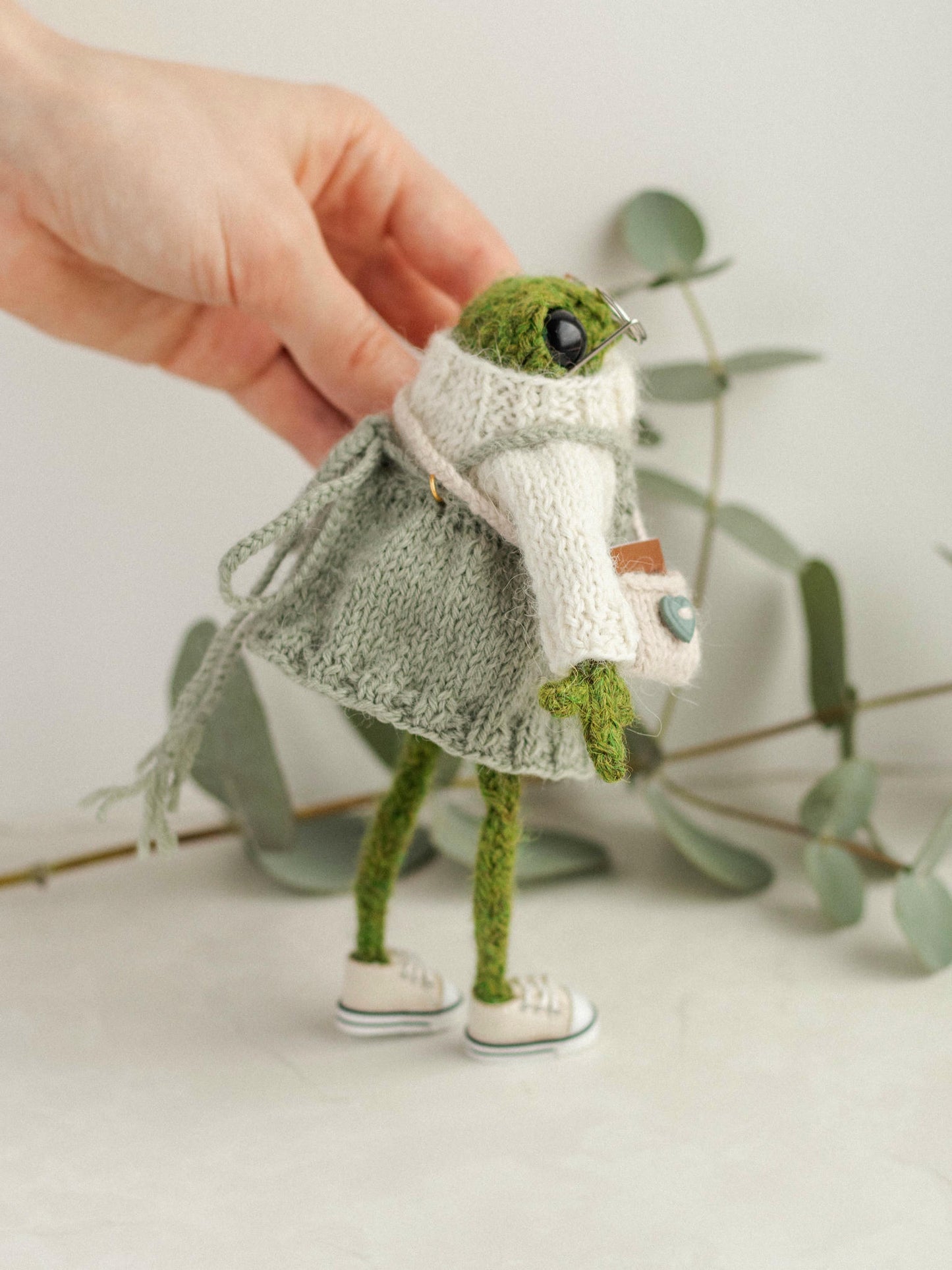 Miss Flora Frog