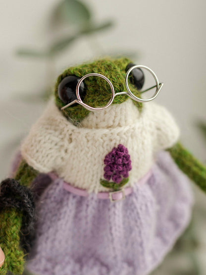 Miss Hyacinth Frog