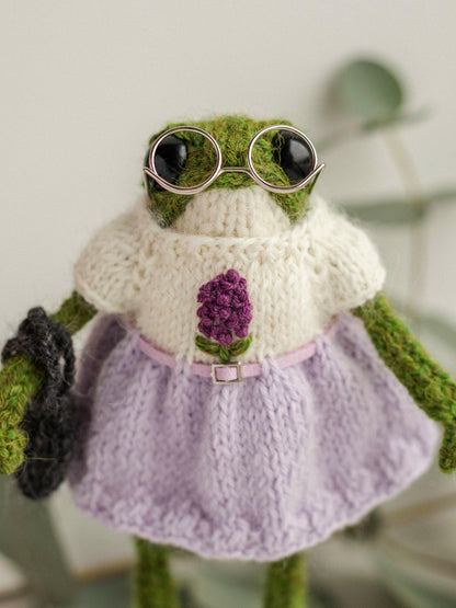 Miss Hyacinth Frog