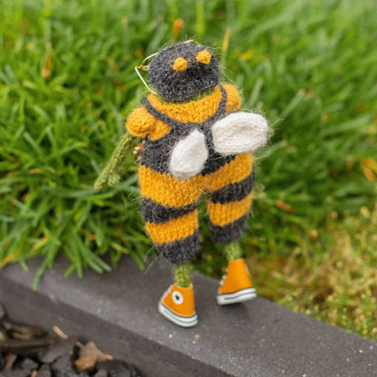 Bumblebee Outfit Knitting Pattern for Knitted Frog (PDF)