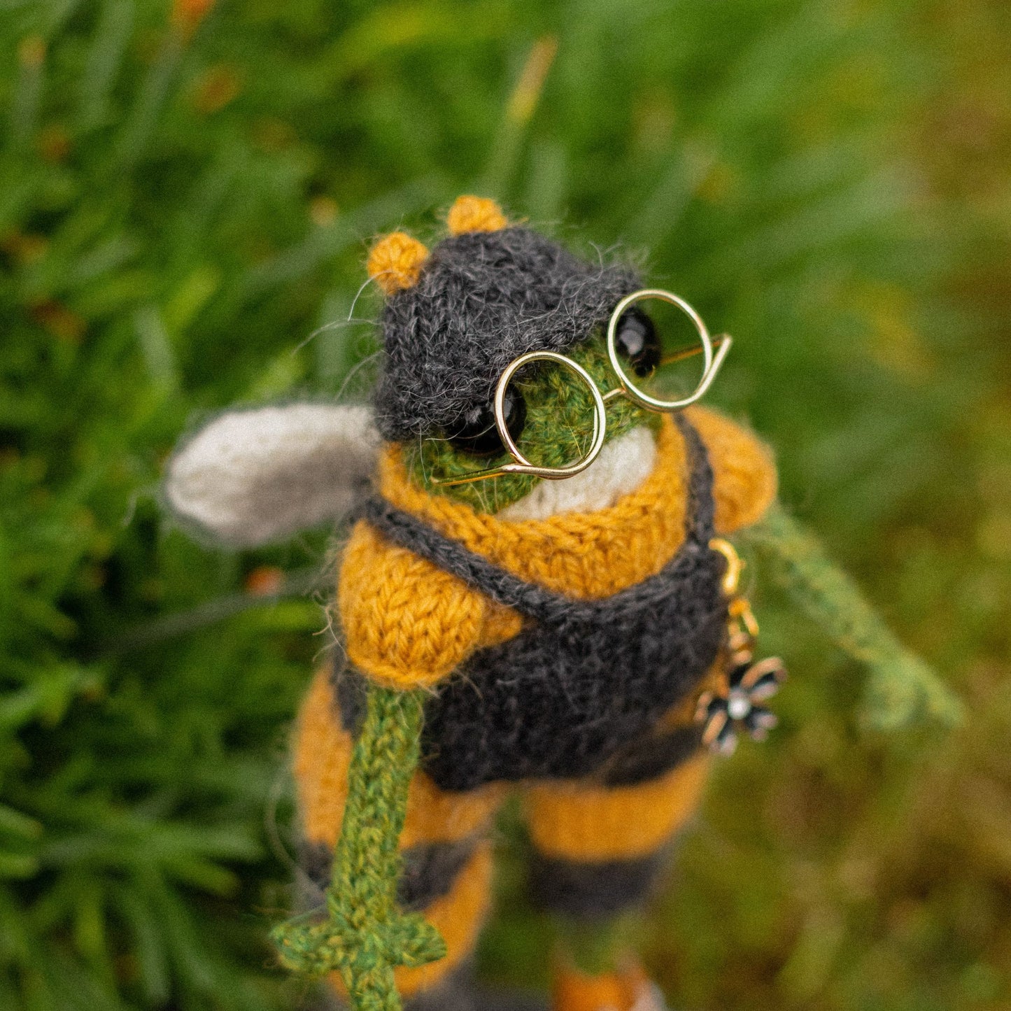 Bumblebee Outfit Knitting Pattern for Knitted Frog (PDF)