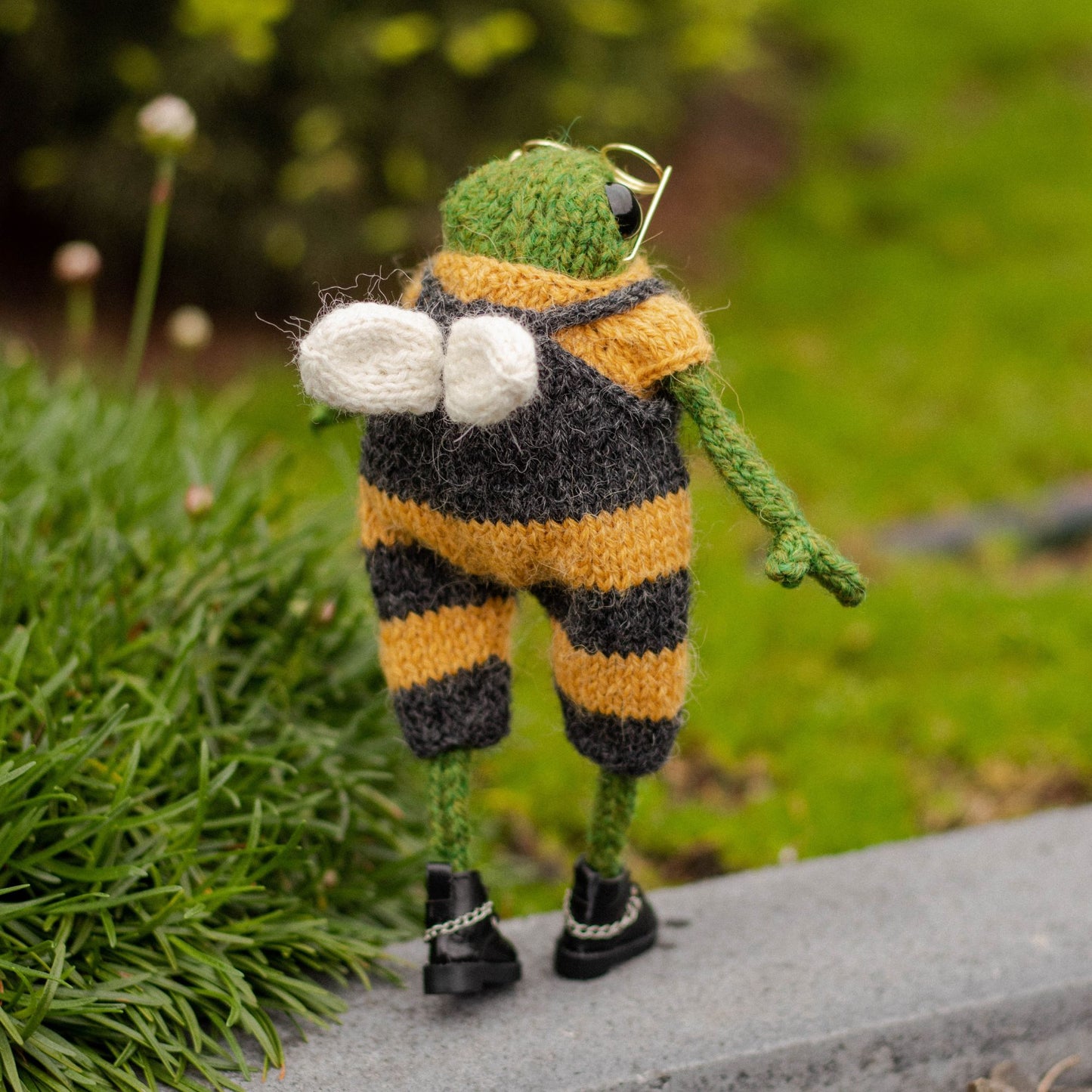 Bumblebee Outfit Knitting Pattern for Knitted Frog (PDF)