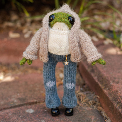 Open Front Hoodie Knitting Pattern for Knitted Frog (PDF)
