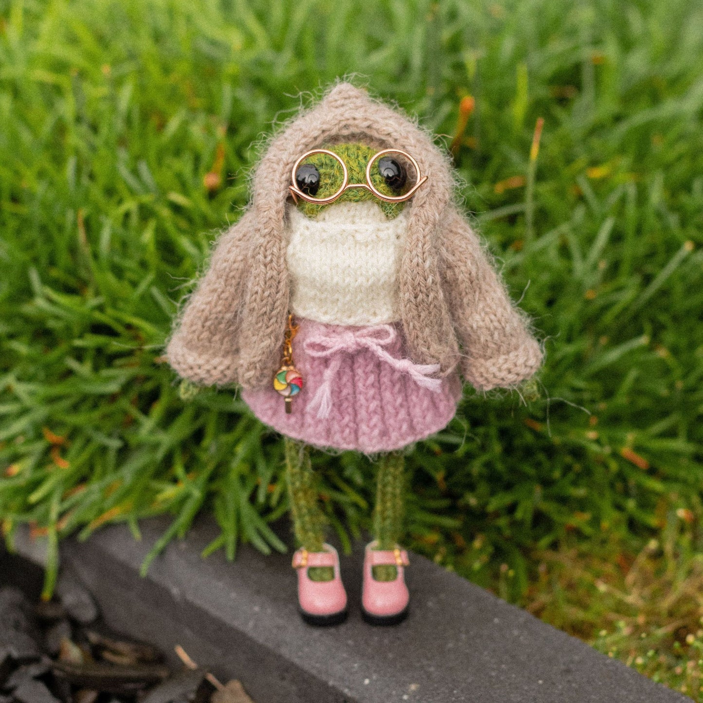 Pleated Skirt Knitting Pattern for Knitted Frog (PDF)