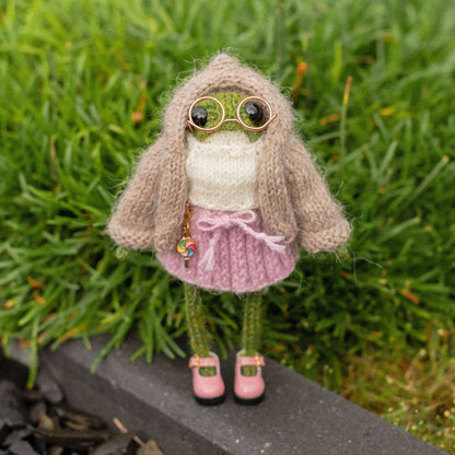 Pleated Skirt Knitting Pattern for Knitted Frog (PDF)