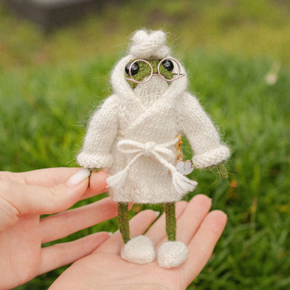 Spa Outfit Knitting Pattern for Knitted Frog (PDF)