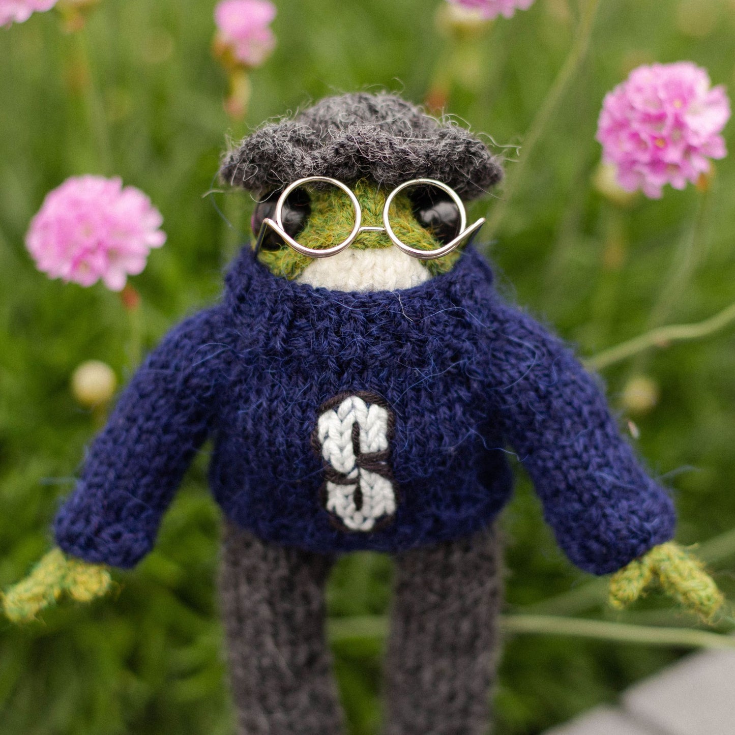 Frog Sweater Knitting Pattern for Knitted Frog (PDF)