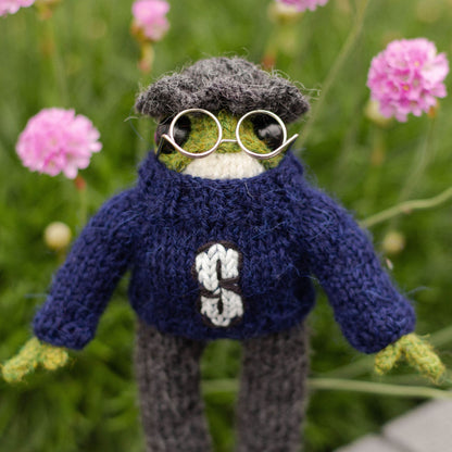 Frog Sweater Knitting Pattern for Knitted Frog (PDF)
