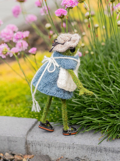 Madame Aster Frog
