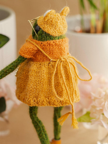 Miss Narcissus Frog