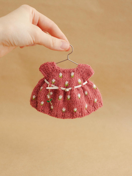 Mrs. Spring Frog Outfit