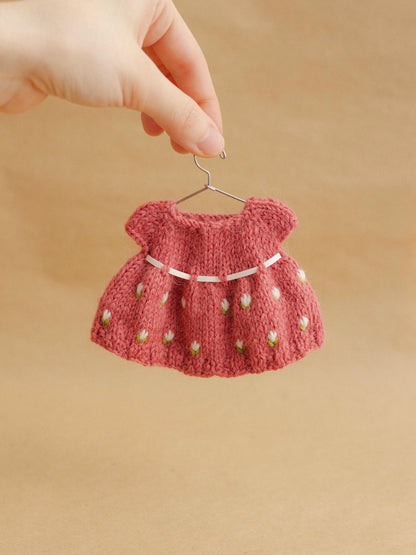 Mrs. Spring Frog Outfit