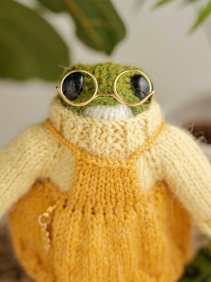 Miss Sunny Garden Frog