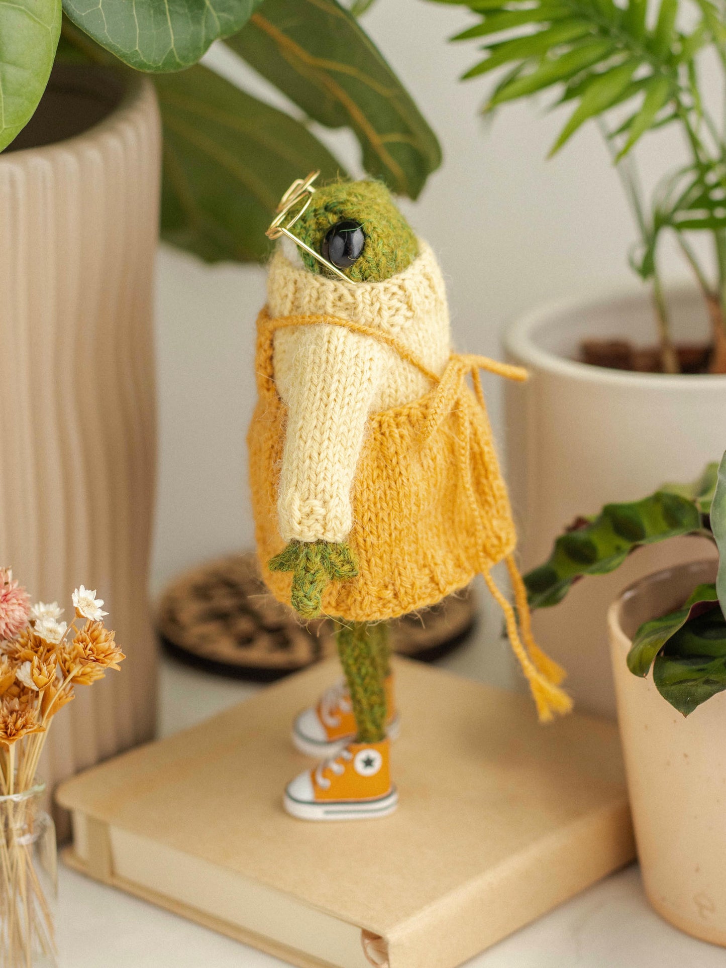 Miss Sunny Garden Frog