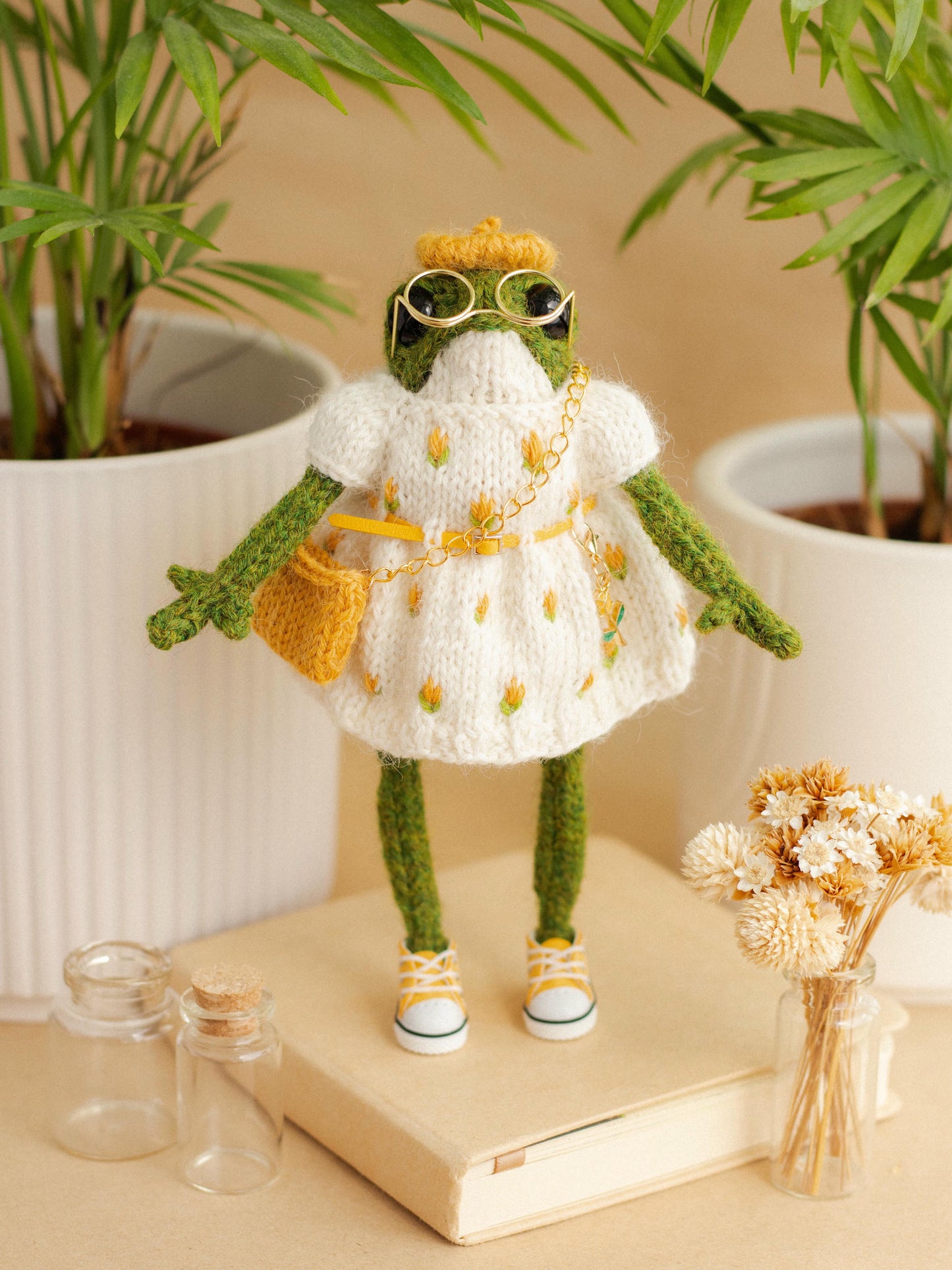 Miss Yellow Rose Frog