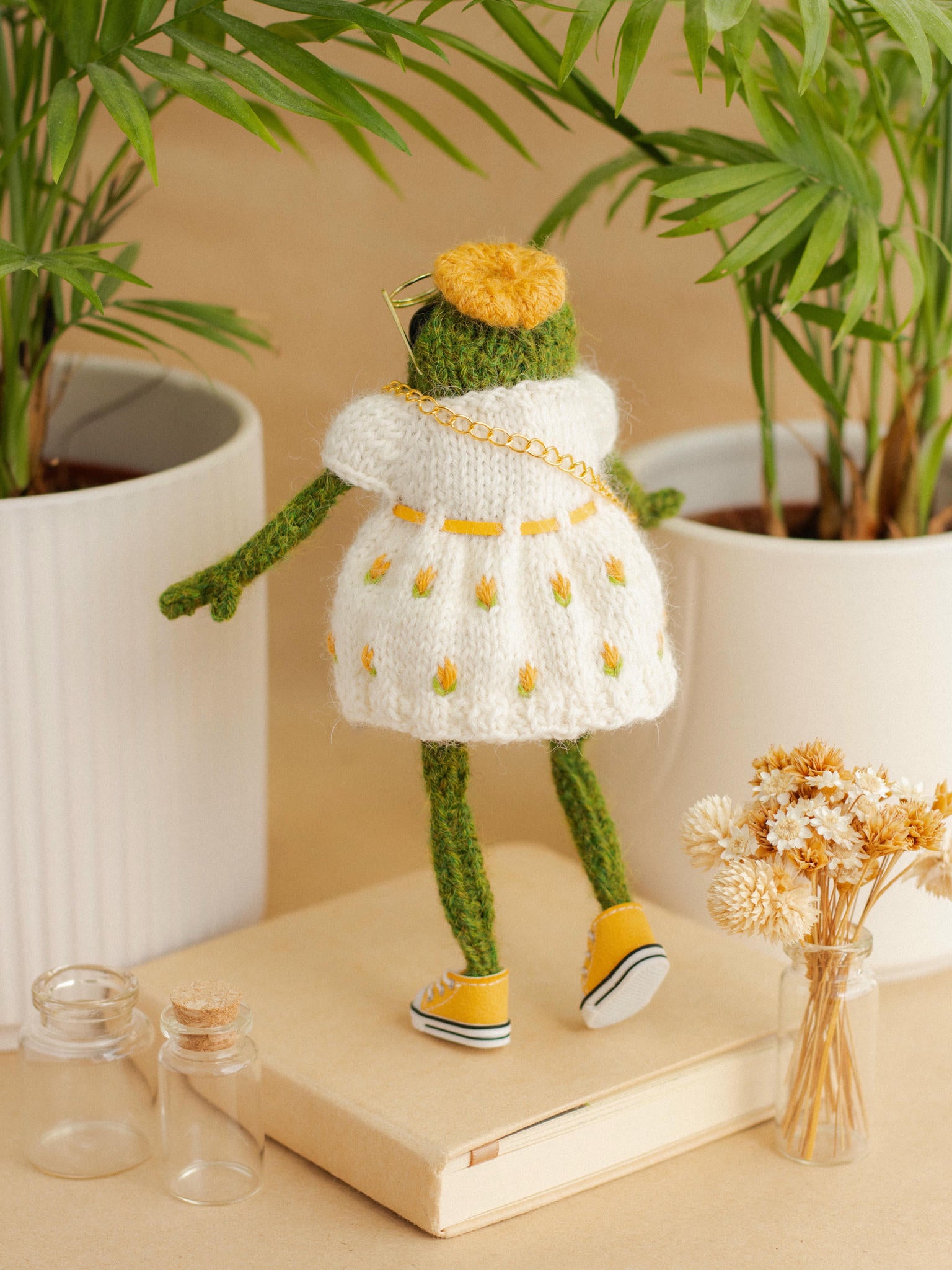Miss Yellow Rose Outfit 4-Piece Hand-Knitted Set for 6.3" Frogs. Nadi Knits Miss Yellow Rose Outfit 4-Piece Hand-Knitted Set for 6.3" Frogs. Nadi Knits