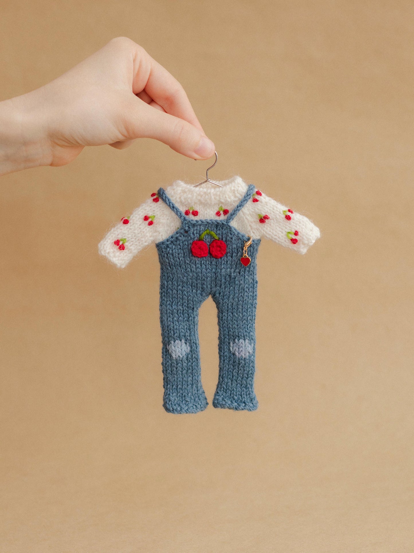 Mr. PrimCherry Outfit