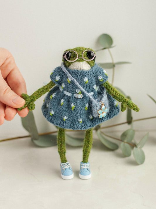 Mrs. Forget-me-not Frog