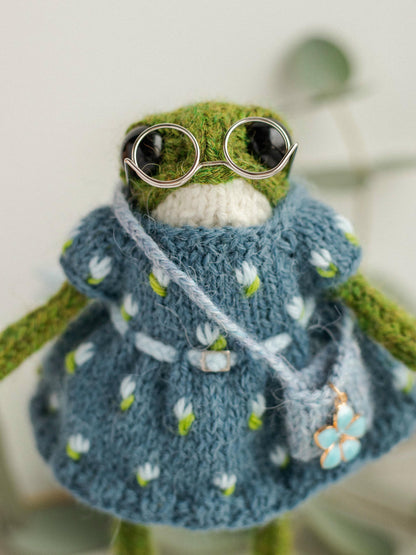 Mrs. Forget-me-not Frog