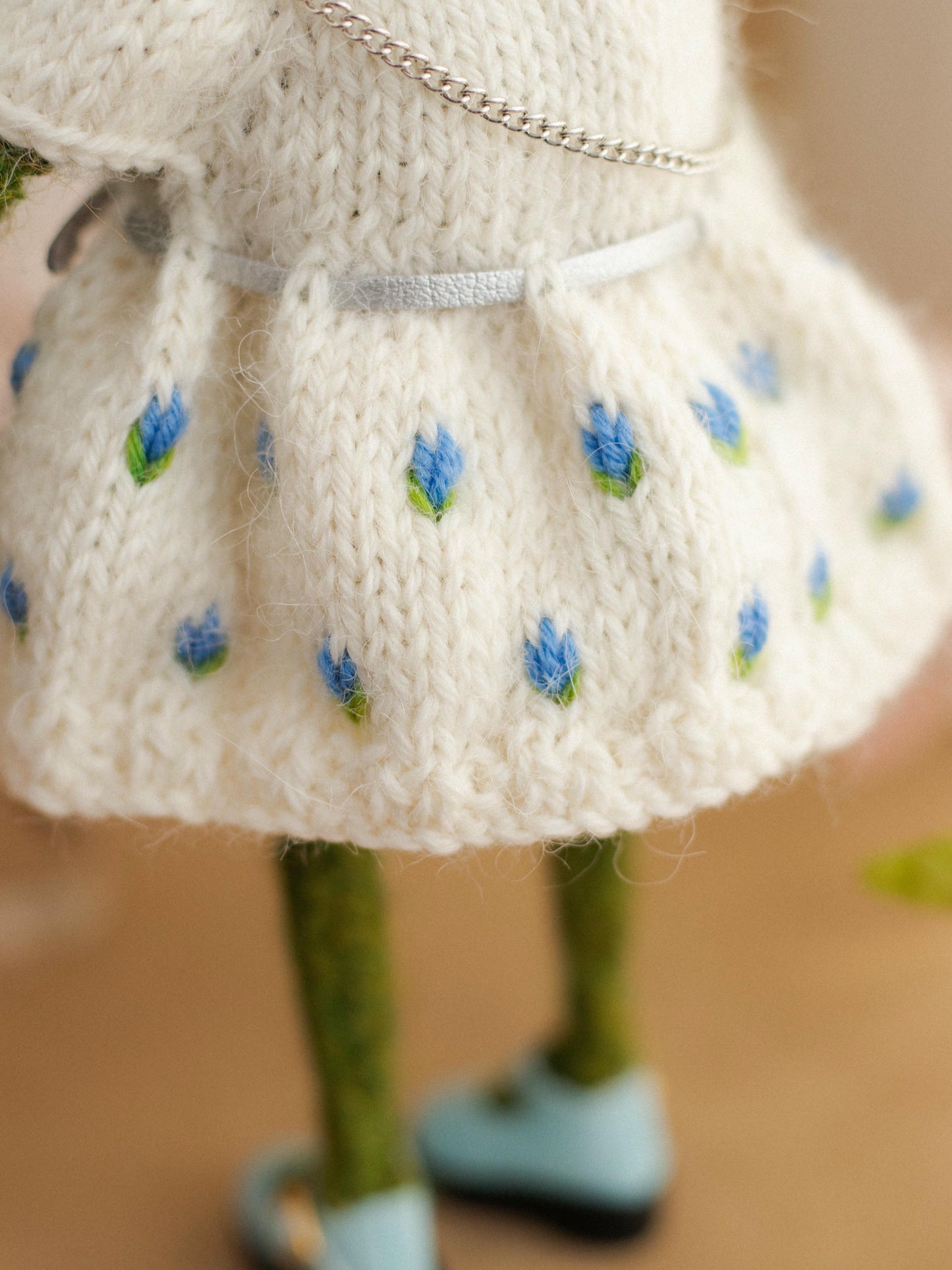 Miss Forget-me-not Frog