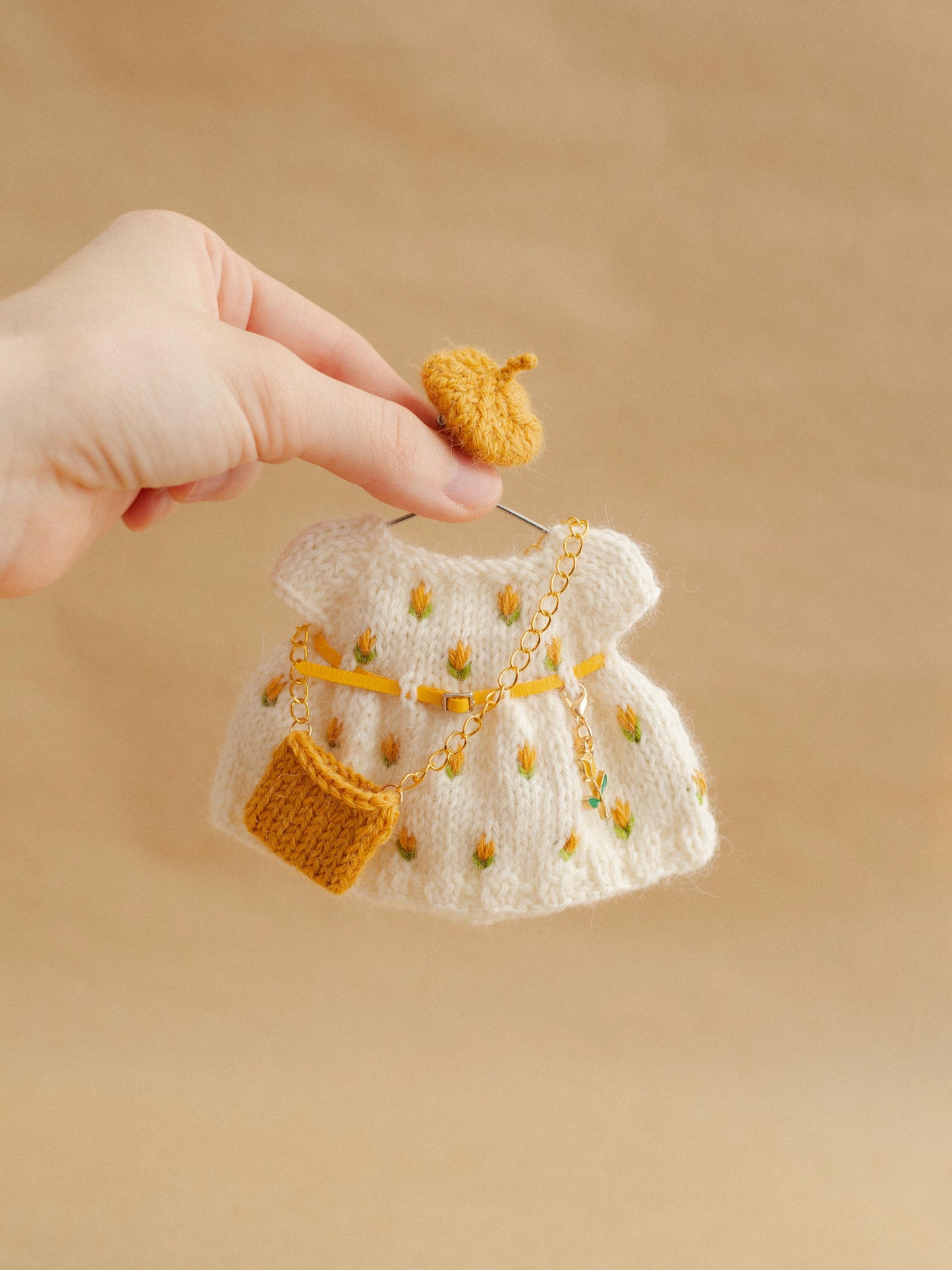 Froggy Miss Yellow Rose Outfit