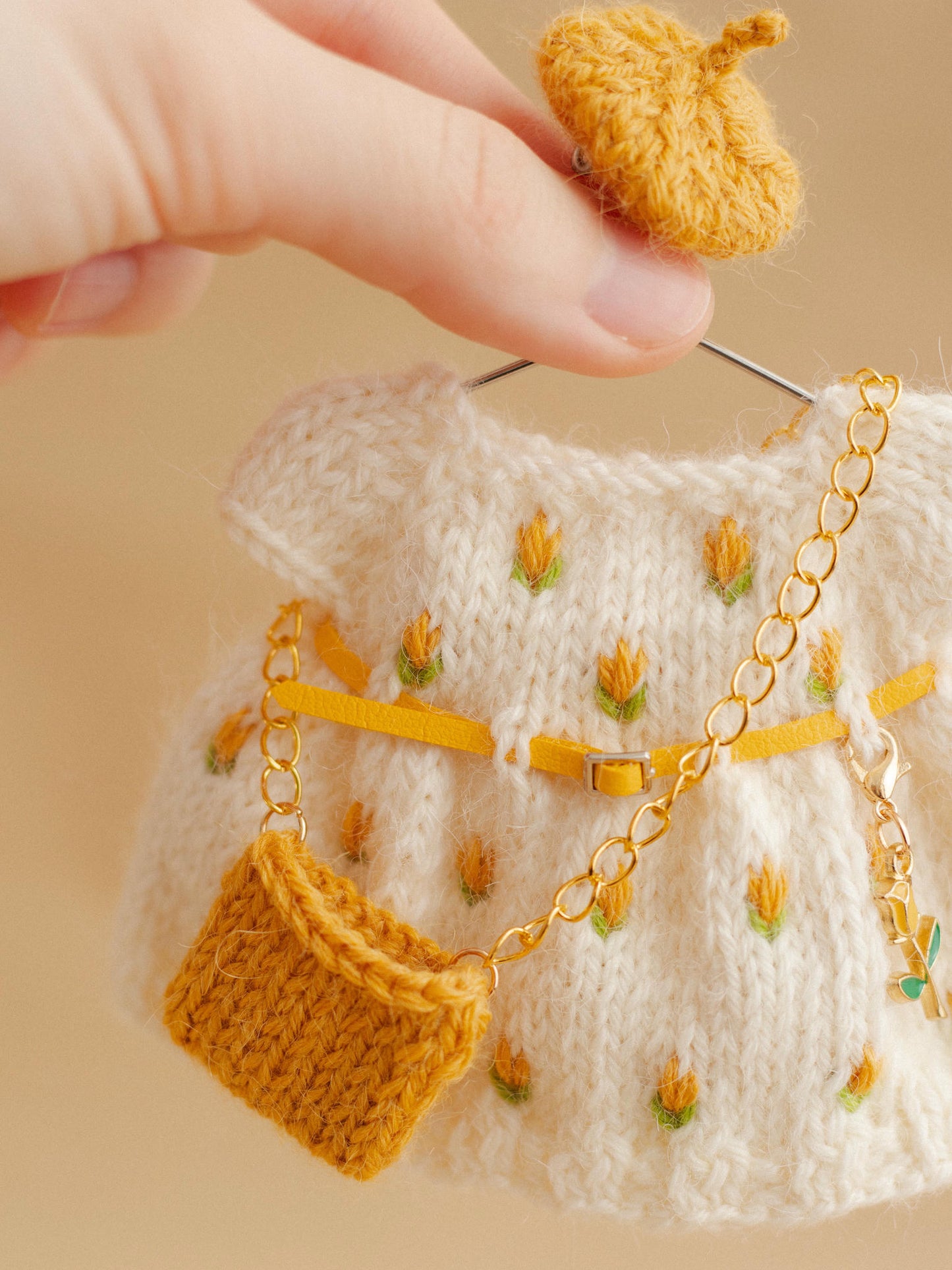 Froggy Miss Yellow Rose Outfit