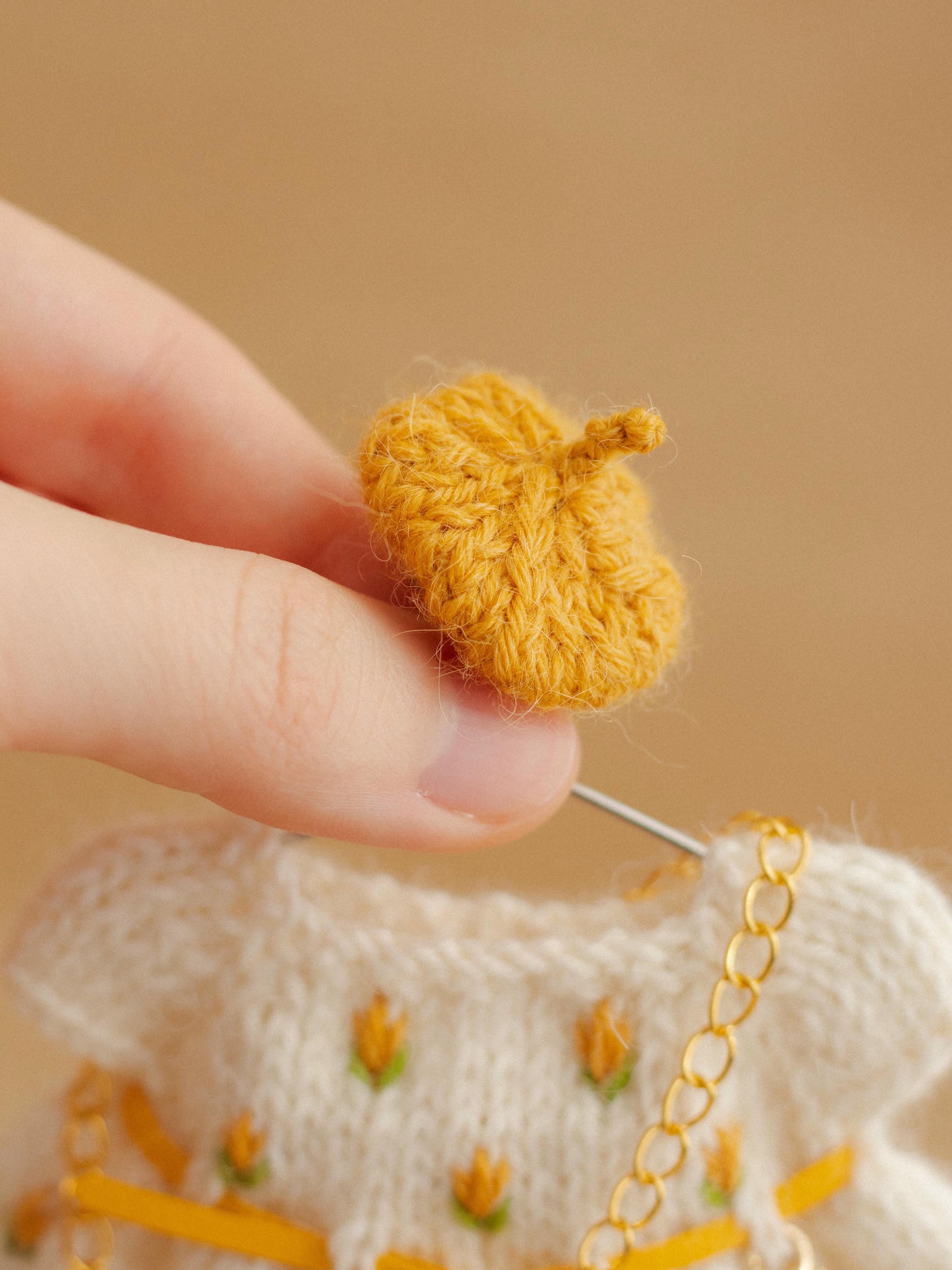 Froggy Miss Yellow Rose Outfit