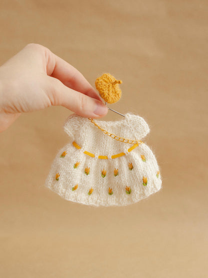 Froggy Miss Yellow Rose Outfit